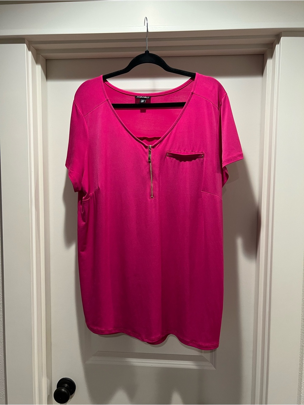 Roz & Ali Bright Pink V-Neck Short Sleeve Zip Top
